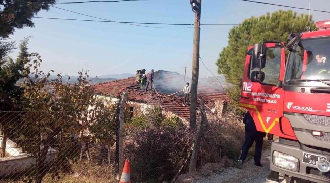 Manisa'da korkutan yangın