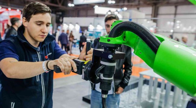 Manisalı iş insanları İtalya iş dünyası ile fikir alışverişinde bulundu