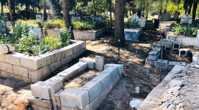 Mezar soyguncuları musluk bırakmadı