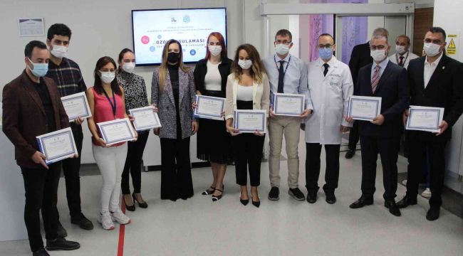 Ozon tedavisi eğitimi gören doktorlar sertifikalarını aldı