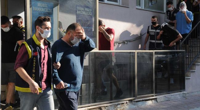 Pasaportlara el koyup fuhuşa zorlamışlar