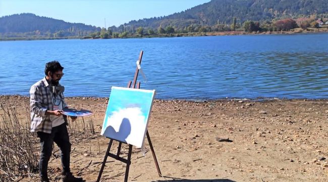 Sanatçılar Gölcük Gölü'nü resmetti, ortaya kartpostallık görüntüler çıktı