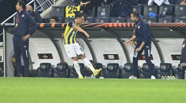 Şişeleri tekmeleyen Masut Özil kanadından açıklama