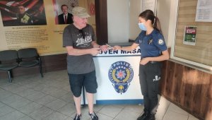 Telefonunu kaybeden İngiliz'e sosyal medyadan ulaşıldı