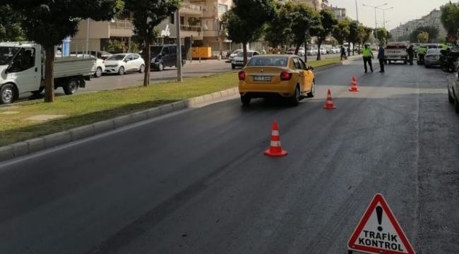 Trafik denetimlerinde İzmirli 21 bin 390 sürücüye trafik cezası