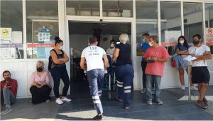 Yemek yerken sırtından bıçaklandı