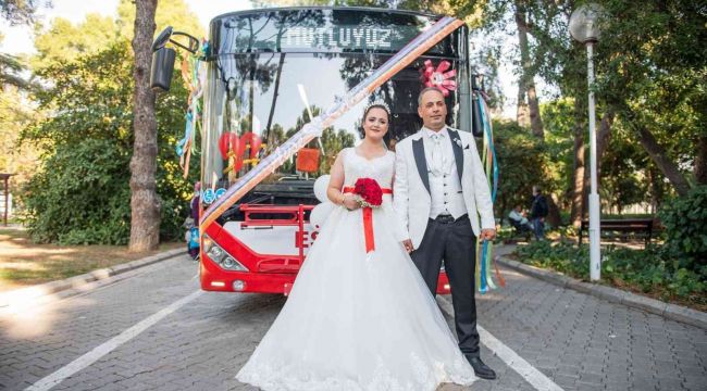 Yolcu otobüsünün kadın şoförünün gelin arabası tercihi