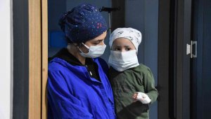 2 yaşında lenf bezi kanseri ve lösemiyi yendi