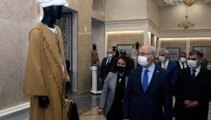 '7 İklim 7 Coğrafyada Bizim Yunus'a Vefa Sergisi' İzmir'de açıldı