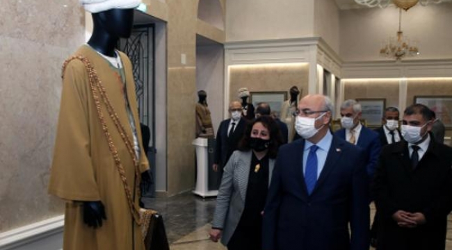 '7 İklim 7 Coğrafyada Bizim Yunus'a Vefa Sergisi' İzmir'de açıldı