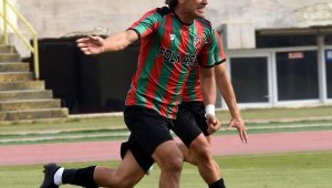 Abdülkadir, attığı gollerle Karşıyaka'nın tesellisi oldu