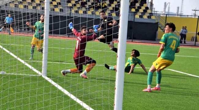 Aliağaspor FK, Sivaslı Belediyespor'u 7 bitirdi