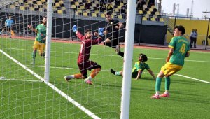 Aliağaspor FK, Sivaslı Belediyespor'u 7 bitirdi