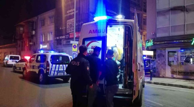Alsancak'taki bıçaklı kavgada 1'i ağır, 2 yaralı