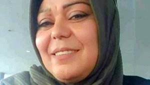 Aracın altında kalan sevgilisini 80 metre sürükledi