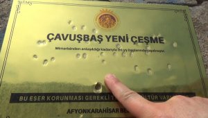 Asırlık çeşmeyi hedef tahtası haline getirdiler