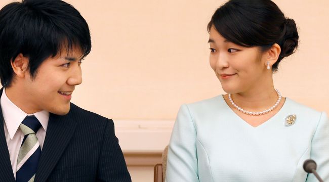 Aşkı prensesliğe tercih eden Mako Japonya'dan ayrıldı