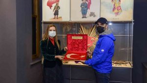 Azerbaycanlı dağcılar, Türk bayrağını Ağrı Dağı'nın zirvesine dikti