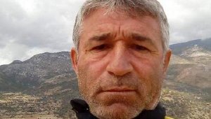 Baba ve 2 oğlu, yemek yerken öldürüldü