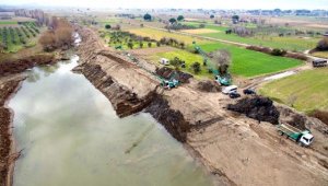 Bakırçay Nehri'nden 2 baraj dolusu atık çıkartıldı