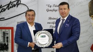 Başkan Batur'dan Yeşilay'a tam destek