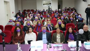 Bayraklı'da 'Kadın Dayanışması Yaşatır' paneli düzenlendi