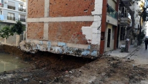 Belediye'den kayan binayla ilgili açıklama