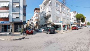 Buca'da Scooter ile araç çarpıştı