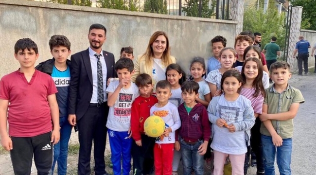 "Çocuklarımızın mutlu yaşayacağı bir ülke inşa edeceğiz"