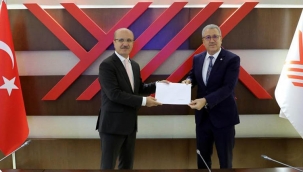 Cumhurbaşkanı'nın EÜ'ne tekrar atadığı Budak, mazbatasını aldı