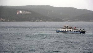 Fırtına feribot seferlerini durdurdu