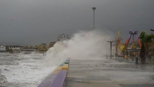 Fırtına, Körfez'de yıktı, devirdi, uçurdu