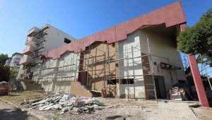 Gaziemir'de AKM'ye modern dokunuşlar