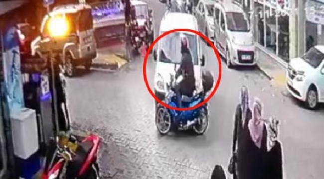 Motosikletlinin havaya uçtuğu kaza kamerada