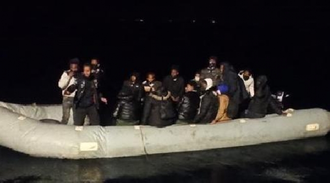İzmir açıklarında 50 kaçak göçmen kurtarıldı 