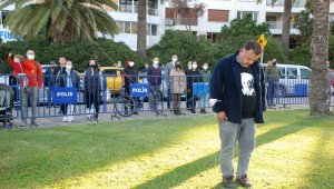 İzmir Atatürk'ü andı