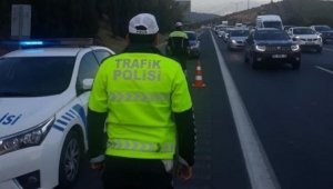 İzmir'de 18 bin 261 sürücüye ceza