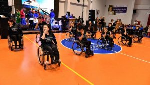 İzmir'de engelli farkındalığı kente yayılacak