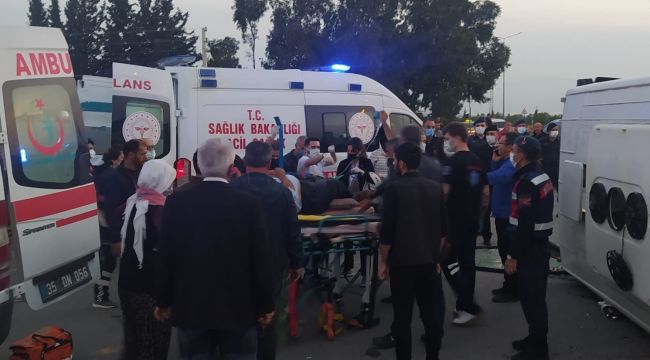 İzmir'de işçi servisleri çarpıştı: 5'i ağır 45 yaralı