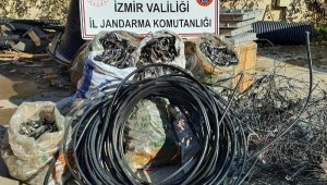 İzmir'de kablo hırsızları suçüstü yakalandı