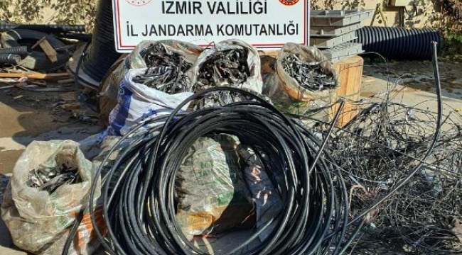 İzmir'de kablo hırsızları suçüstü yakalandı