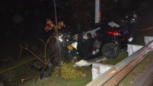 İzmir'de kaza yapan aracın kadın sürücüsü öldü