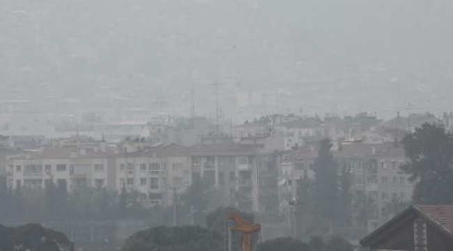 İzmir'de sis ve pus görüşü düşürdü