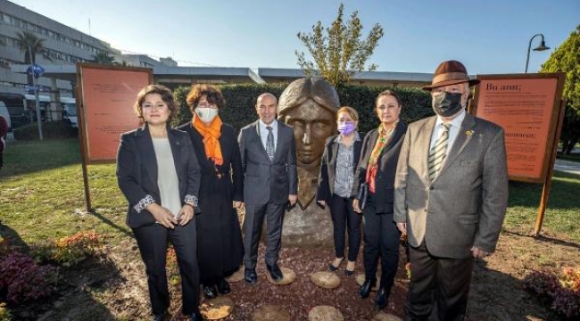 İzmir'de 'Turuncu Bahçe' ve 'Kadın Anıtı' açıldı