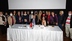 Karabağlar'da Yaşar Seyman söyleşisine yoğun ilgi