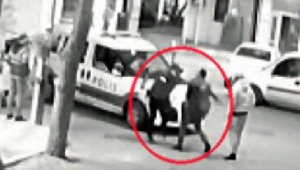 Kendisini uyaran polisin sırtına çakı sapladı