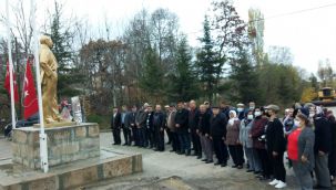 Köylüler para toplayıp Atatürk heykeli yaptırdı