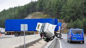 Manisa'da zincirleme kaza: 2 yaralı