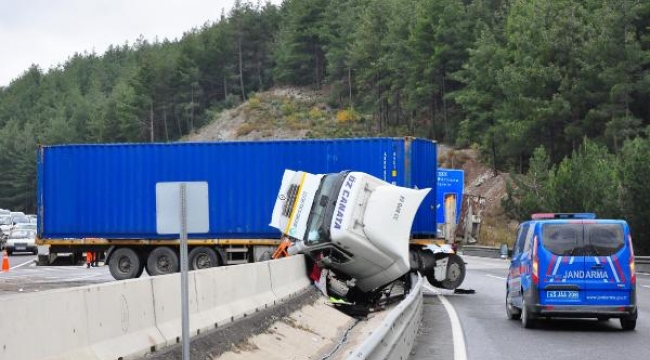 Manisa'da zincirleme kaza: 2 yaralı