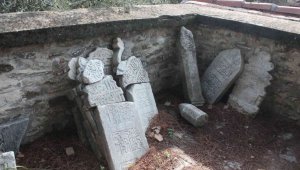 Ödemiş'teki 700 yıllık tarihi cami ilgi bekliyor